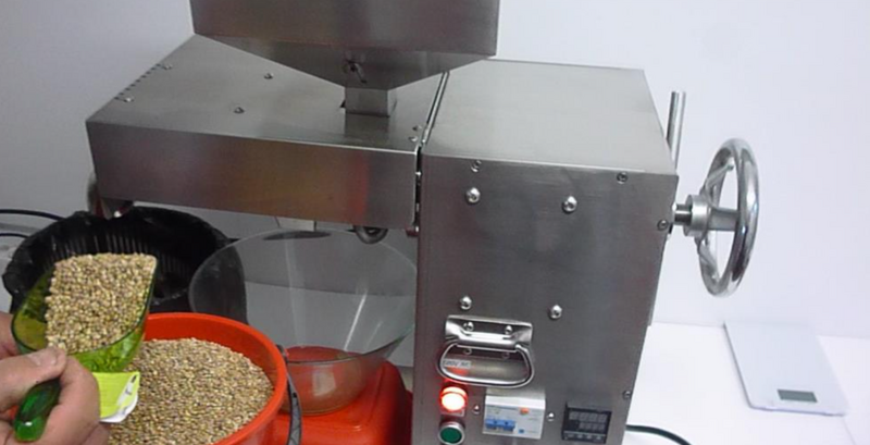 Presa ulei universala 2Kw 220 V